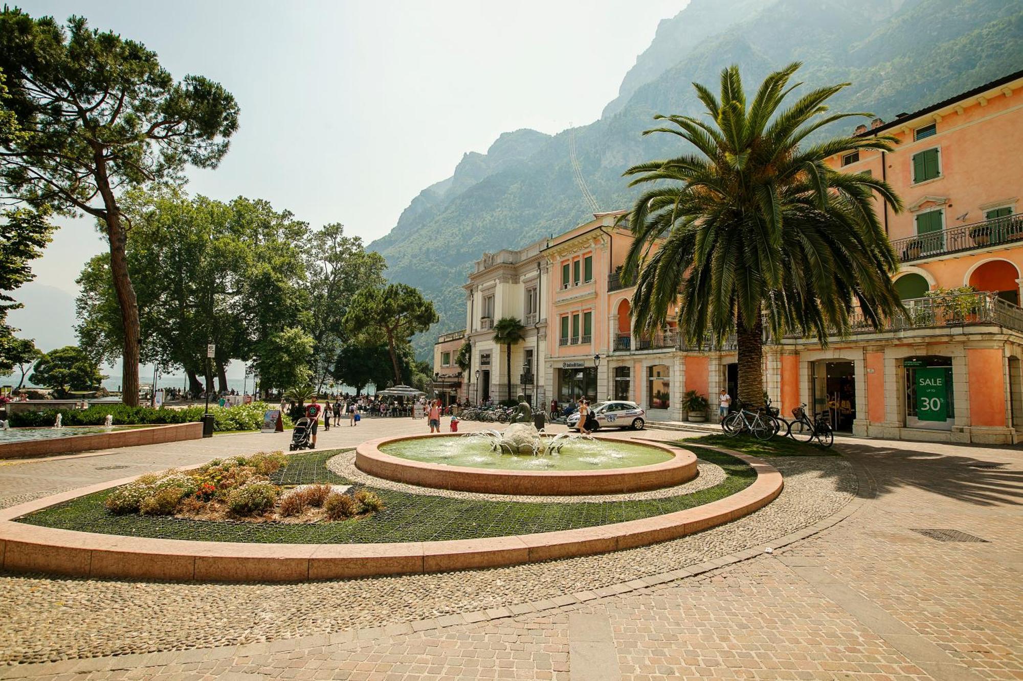 Residenza Rocca Del Lago 2 - Happy Rentals Riva del Garda Extérieur photo