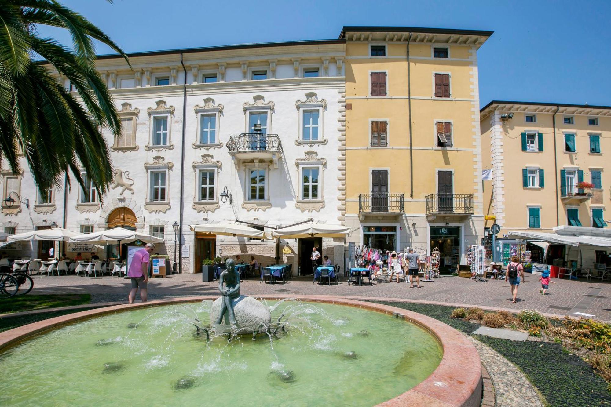Residenza Rocca Del Lago 2 - Happy Rentals Riva del Garda Extérieur photo